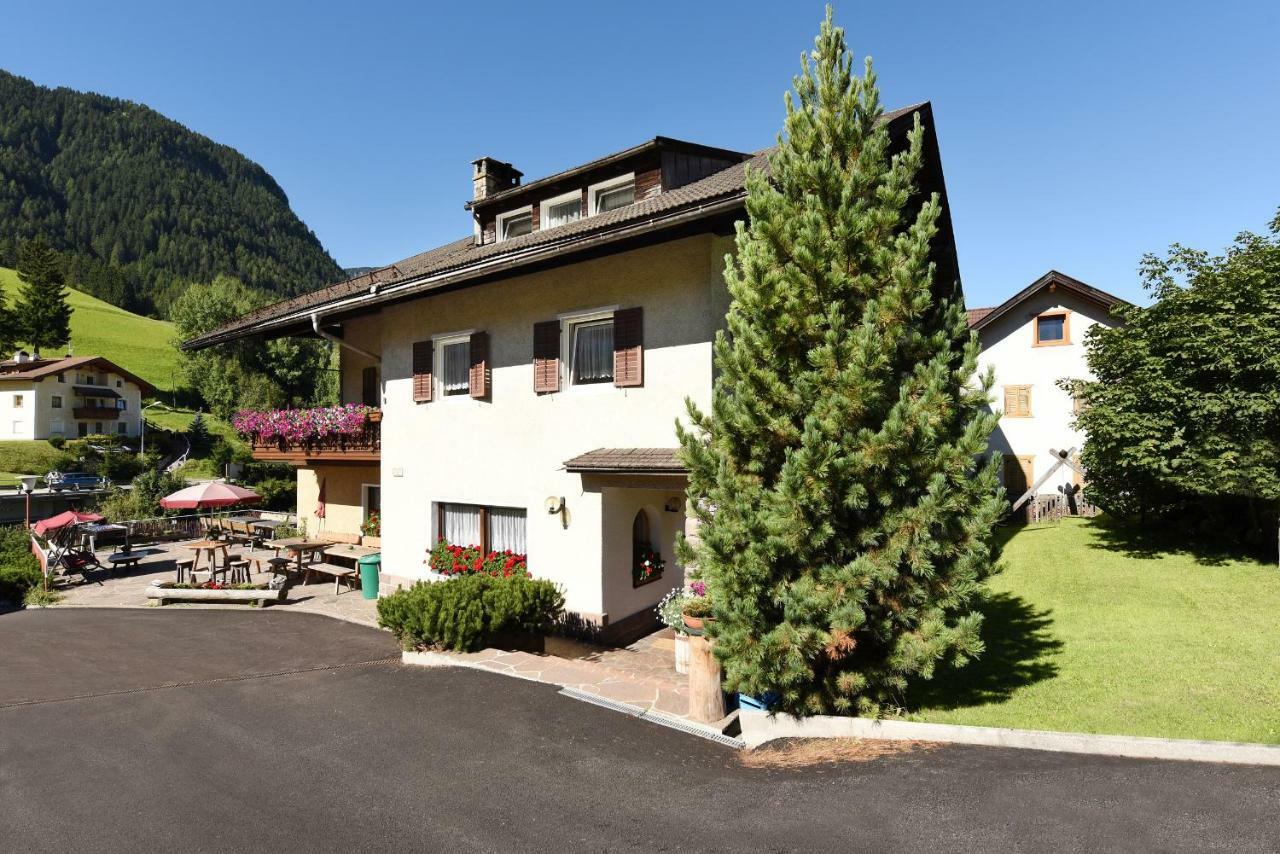 Hotel Garni Vanadis Urtijëi Buitenkant foto