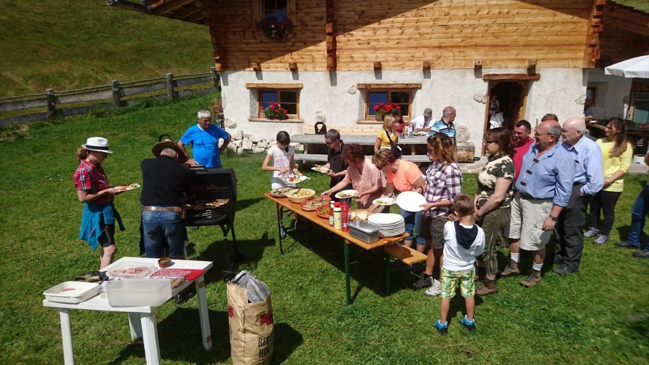 Hotel Garni Vanadis Urtijëi Buitenkant foto