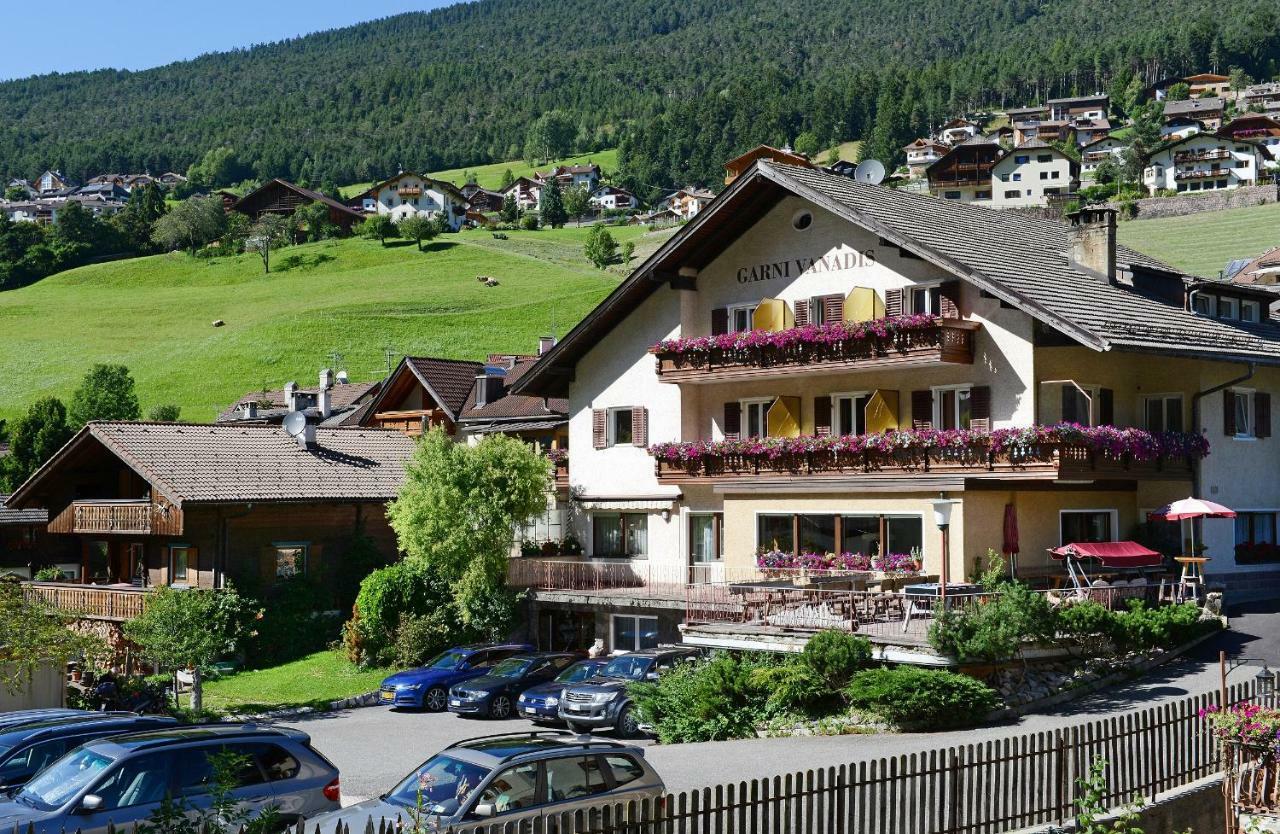 Hotel Garni Vanadis Urtijëi Buitenkant foto